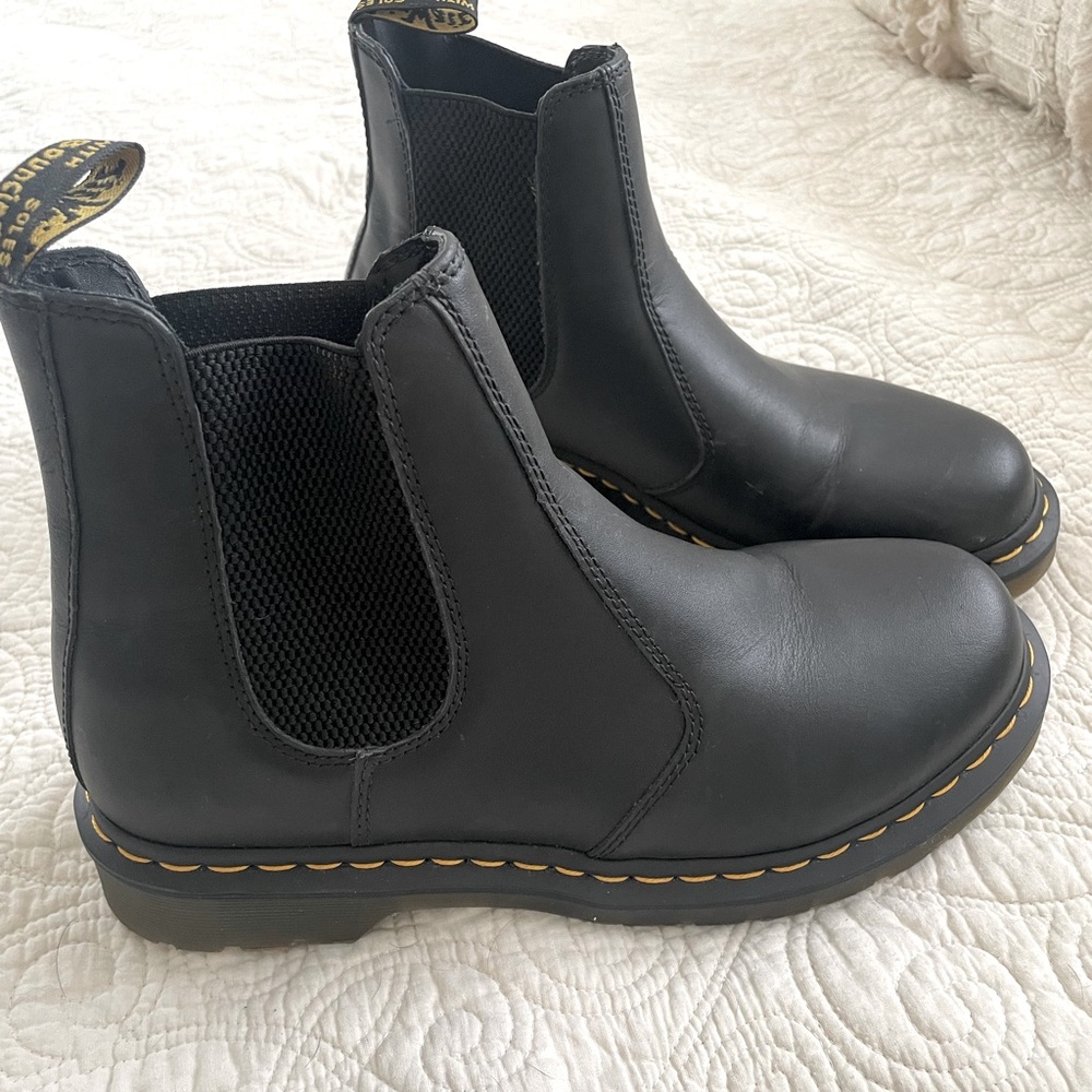 Doc Martens Chelsea boots